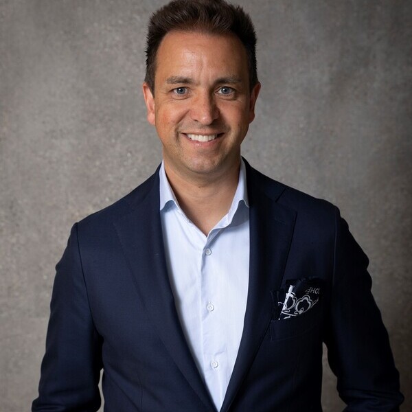 Simon  Ryan 